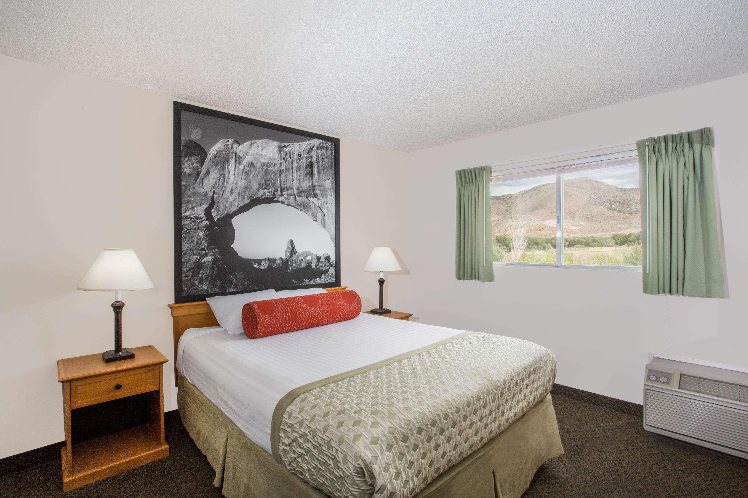 Super 8 By Wyndham Salina/Scenic Hills Area Hotel Exterior foto