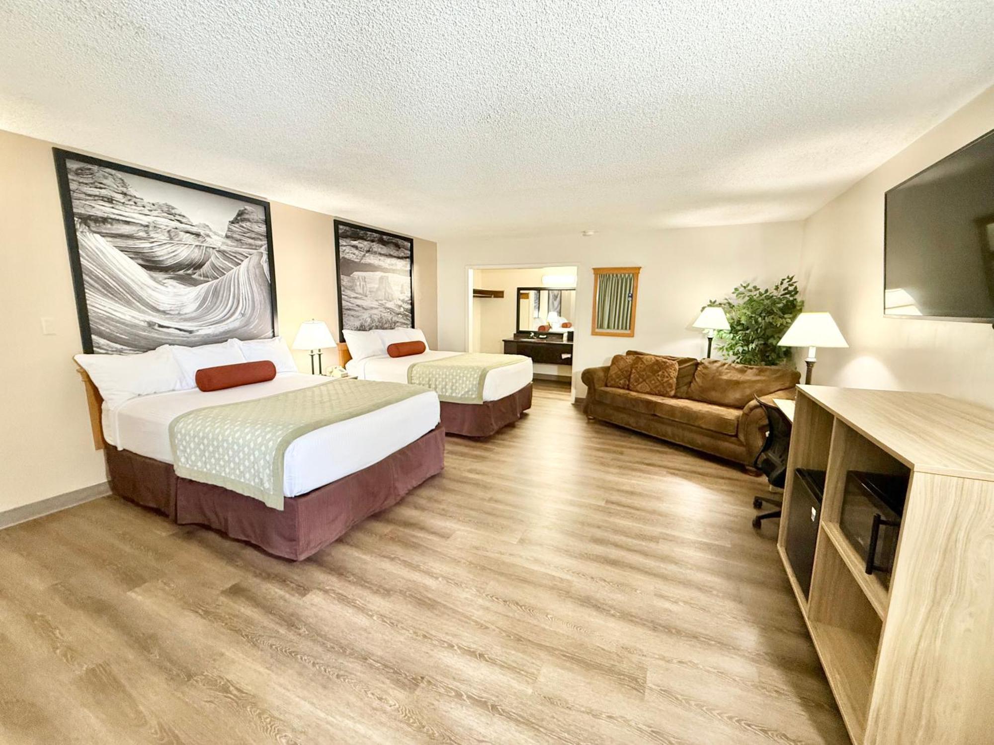 Super 8 By Wyndham Salina/Scenic Hills Area Hotel Exterior foto