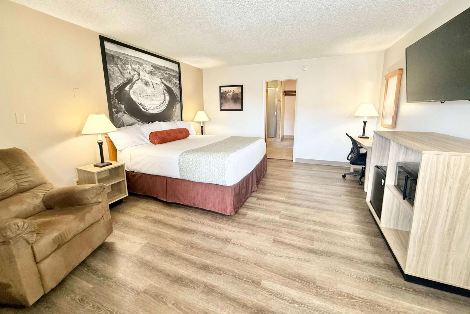 Super 8 By Wyndham Salina/Scenic Hills Area Hotel Exterior foto